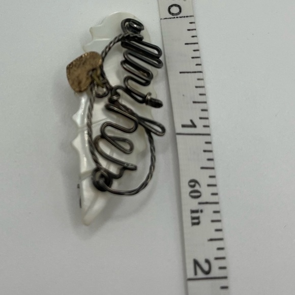 Vintage “Mother” Niagara Falls Brooch – Wire Script on Mother of Pearl - Picture 4 of 5